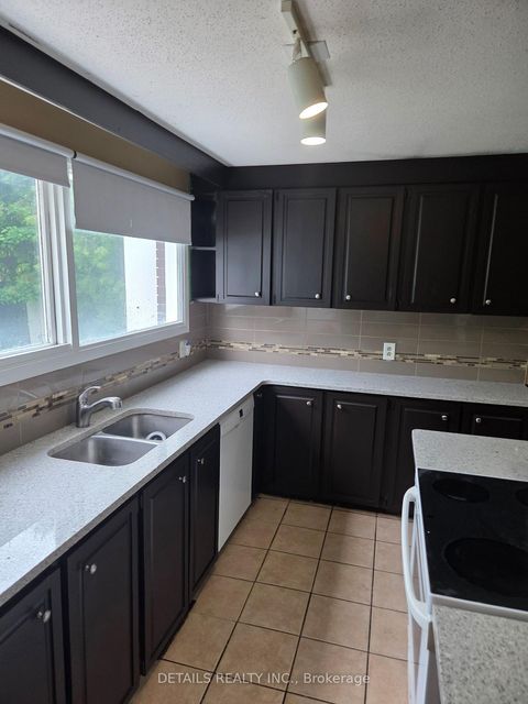 Photo 2 at 46 BEAUMARIS Drive, Nepean (Bruce Farm/Graham Park/Qualicum/Bellands), Ottawa