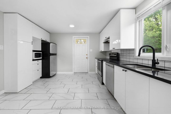 Photo 12 at 84 Chesterton Drive, Nepean (Borden Farm/Stewart Farm/Carleton Heights/Parkwood Hills), Ottawa
