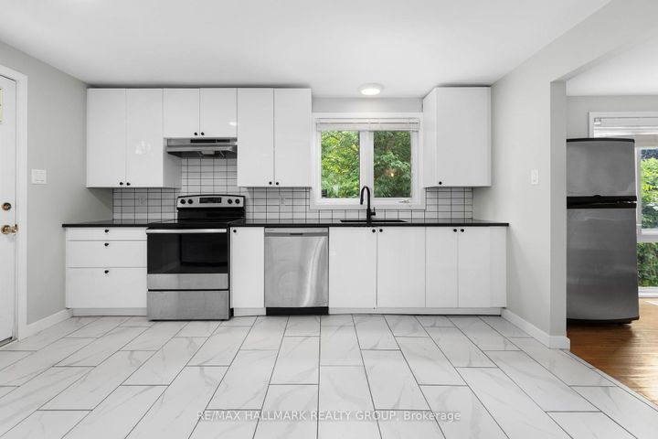 Photo 14 at 84 Chesterton Drive, Nepean (Borden Farm/Stewart Farm/Carleton Heights/Parkwood Hills), Ottawa