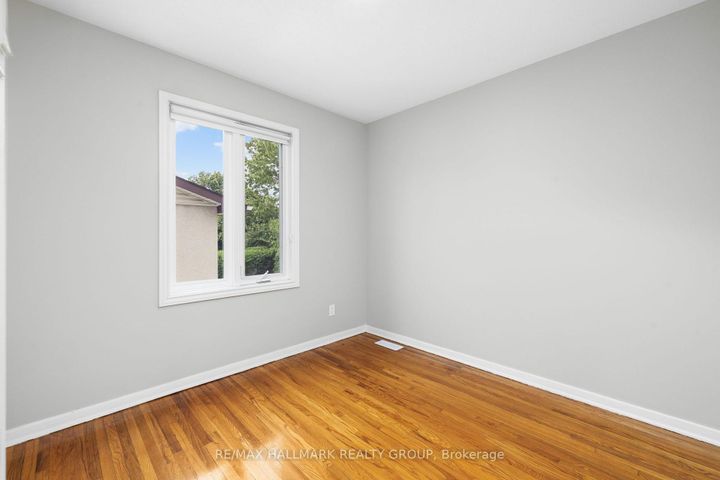 Photo 23 at 84 Chesterton Drive, Nepean (Borden Farm/Stewart Farm/Carleton Heights/Parkwood Hills), Ottawa