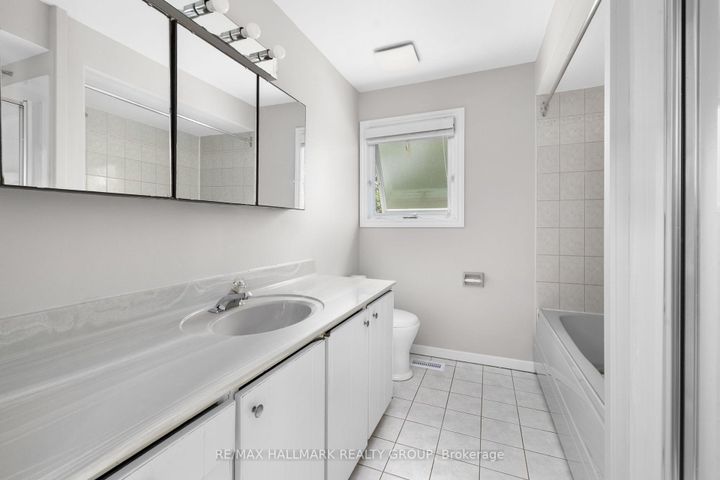 Photo 24 at 84 Chesterton Drive, Nepean (Borden Farm/Stewart Farm/Carleton Heights/Parkwood Hills), Ottawa