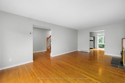 Photo 5 at 84 Chesterton Drive, Nepean (Borden Farm/Stewart Farm/Carleton Heights/Parkwood Hills), Ottawa