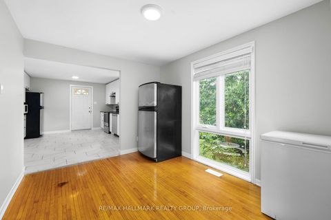 Photo 9 at 84 Chesterton Drive, Nepean (Borden Farm/Stewart Farm/Carleton Heights/Parkwood Hills), Ottawa