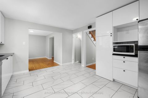 Photo 13 at 84 Chesterton Drive, Nepean (Borden Farm/Stewart Farm/Carleton Heights/Parkwood Hills), Ottawa