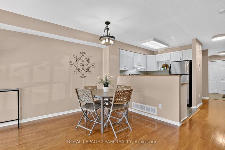 Photo 13 at 255 Deercroft Avenue, Nepean (Longfields), Ottawa