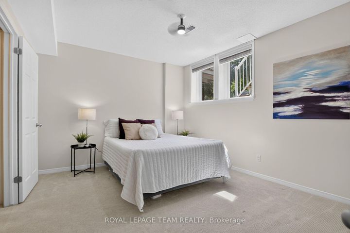 Photo 18 at 255 Deercroft Avenue, Nepean (Longfields), Ottawa