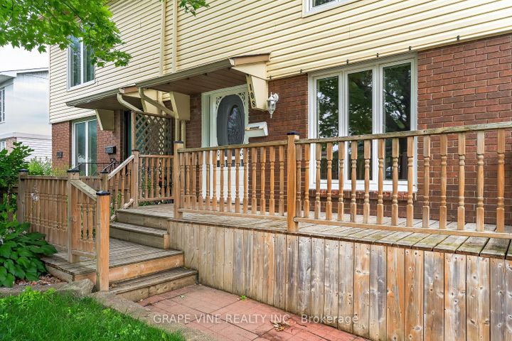 Photo 1 at 108 Fieldgate Drive, Nepean (Knollsbrook), Ottawa