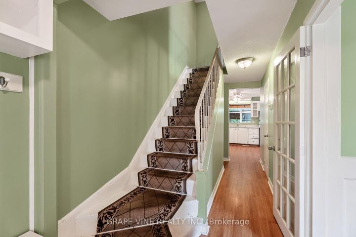 Photo 3 at 108 Fieldgate Drive, Nepean (Knollsbrook), Ottawa