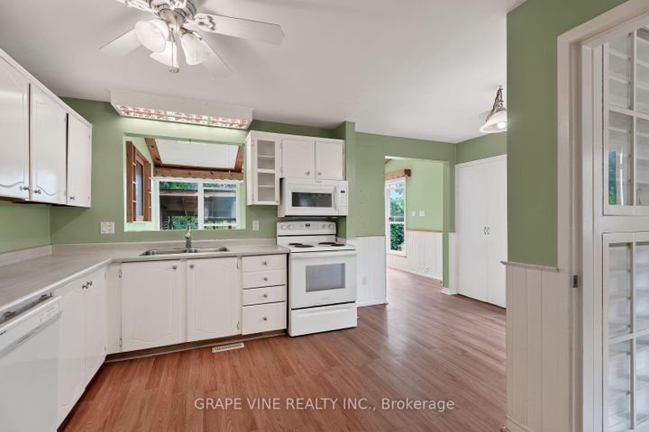 Photo 11 at 108 Fieldgate Drive, Nepean (Knollsbrook), Ottawa