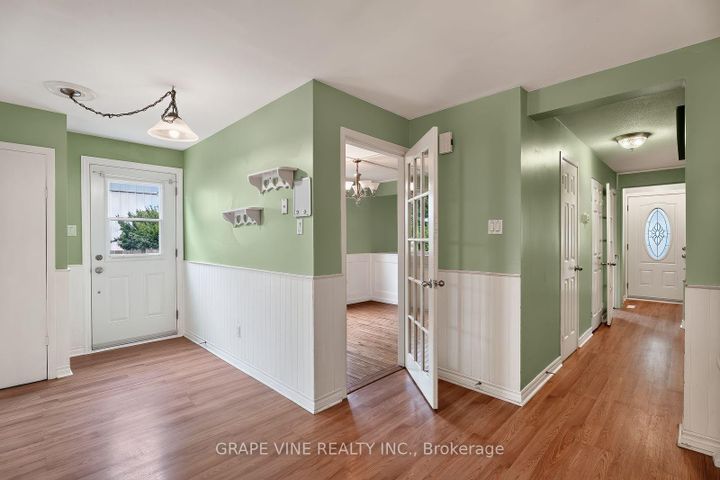 Photo 12 at 108 Fieldgate Drive, Nepean (Knollsbrook), Ottawa