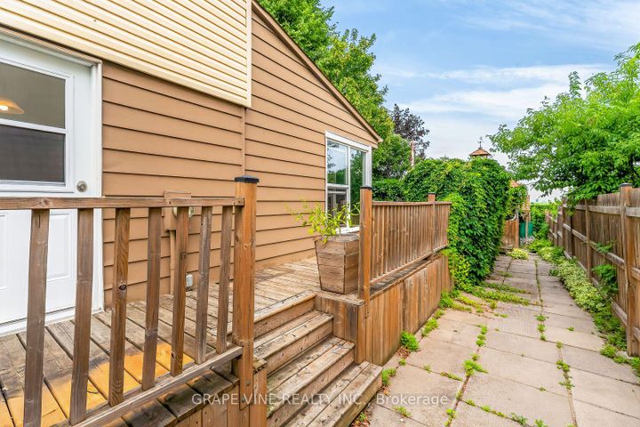 Photo 33 at 108 Fieldgate Drive, Nepean (Knollsbrook), Ottawa