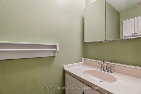 Photo 4 at 108 Fieldgate Drive, Nepean (Knollsbrook), Ottawa
