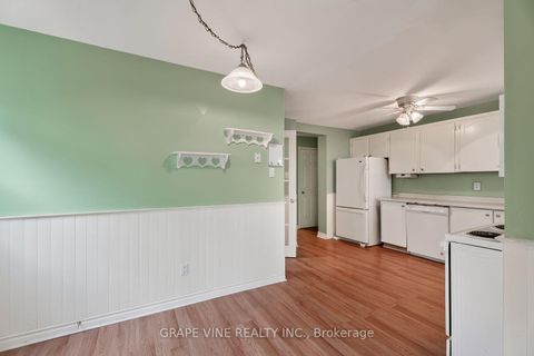 Photo 13 at 108 Fieldgate Drive, Nepean (Knollsbrook), Ottawa