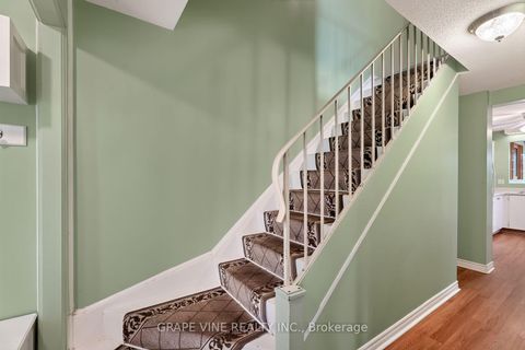 Photo 16 at 108 Fieldgate Drive, Nepean (Knollsbrook), Ottawa
