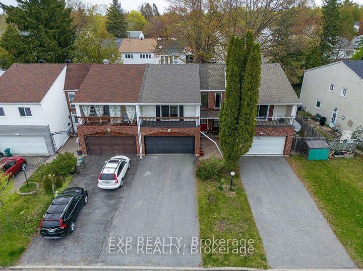 Photo 2 at 15 JANSEN Road, Nepean (Sheahan Estates/Trend Village), Ottawa