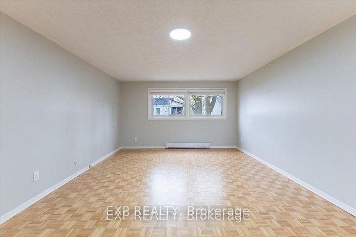 Photo 26 at 15 JANSEN Road, Nepean (Sheahan Estates/Trend Village), Ottawa