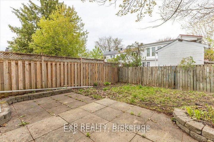 Photo 38 at 15 JANSEN Road, Nepean (Sheahan Estates/Trend Village), Ottawa