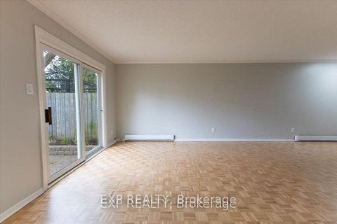 Photo 11 at 15 JANSEN Road, Nepean (Sheahan Estates/Trend Village), Ottawa