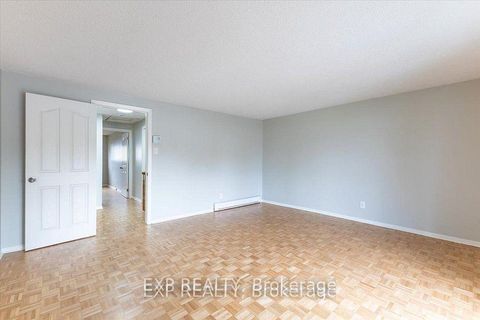 Photo 18 at 15 JANSEN Road, Nepean (Sheahan Estates/Trend Village), Ottawa