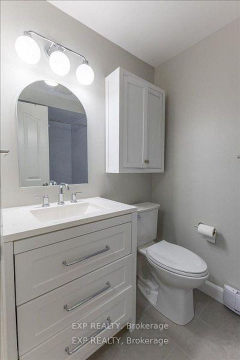 Photo 32 at 15 JANSEN Road, Nepean (Sheahan Estates/Trend Village), Ottawa