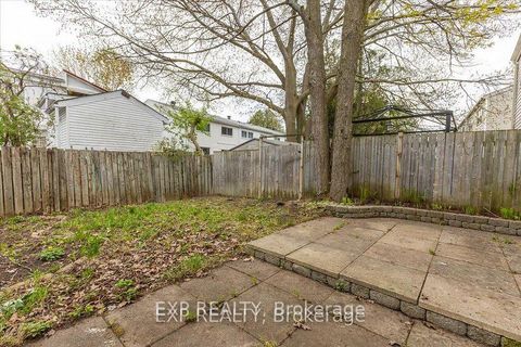 Photo 39 at 15 JANSEN Road, Nepean (Sheahan Estates/Trend Village), Ottawa