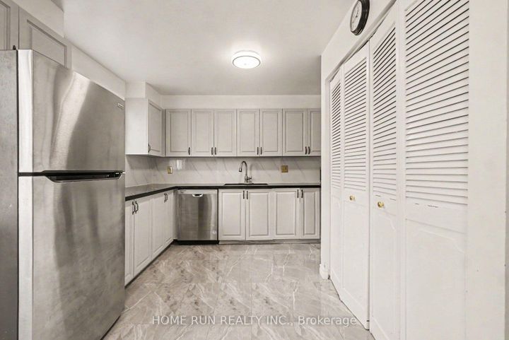 Photo 10 at 9D CASTLEBROOK Lane, Nepean (Centrepointe), Ottawa