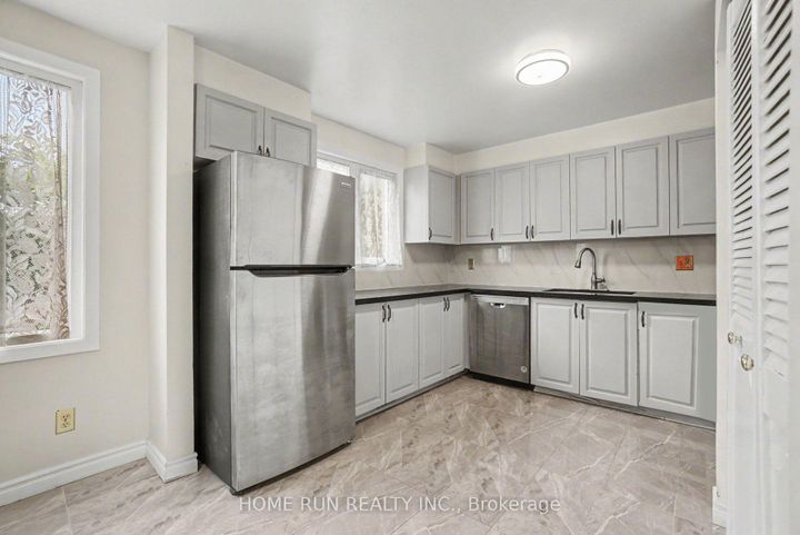 Photo 12 at 9D CASTLEBROOK Lane, Nepean (Centrepointe), Ottawa