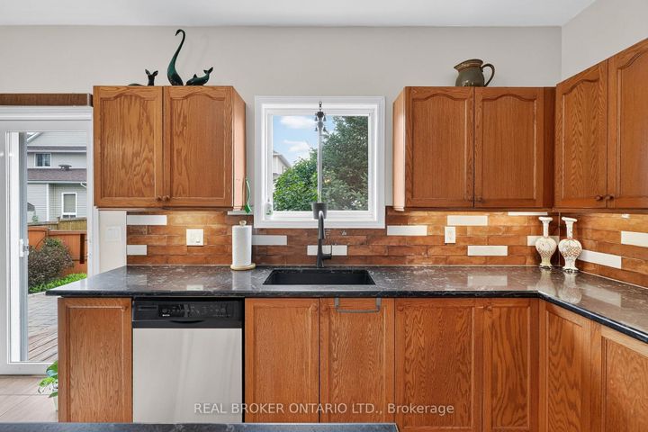 Photo 8 at 157 Fairlop Way, Nepean (Longfields), Ottawa