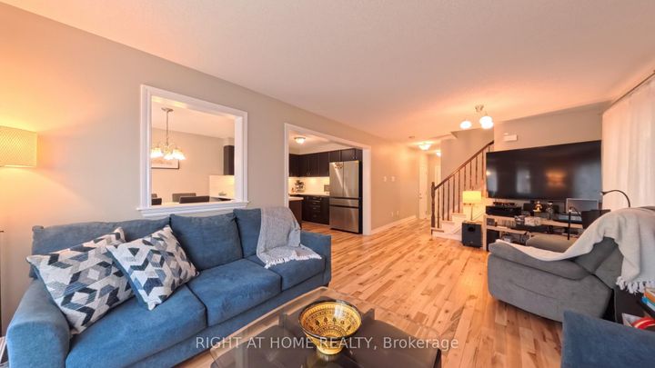 Photo 5 at 566 Dundonald Drive, Nepean (Half Moon Bay), Ottawa