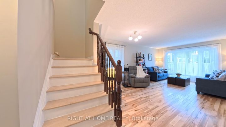 Photo 6 at 566 Dundonald Drive, Nepean (Half Moon Bay), Ottawa