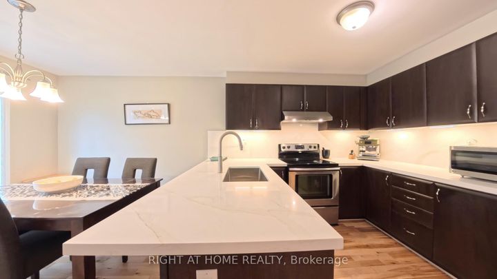 Photo 9 at 566 Dundonald Drive, Nepean (Half Moon Bay), Ottawa