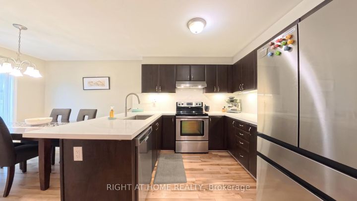 Photo 11 at 566 Dundonald Drive, Nepean (Half Moon Bay), Ottawa