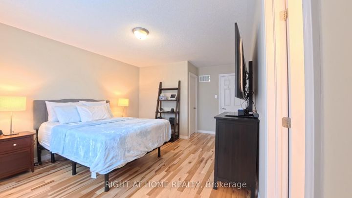 Photo 26 at 566 Dundonald Drive, Nepean (Half Moon Bay), Ottawa