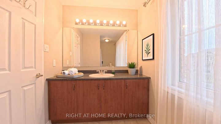 Photo 34 at 566 Dundonald Drive, Nepean (Half Moon Bay), Ottawa