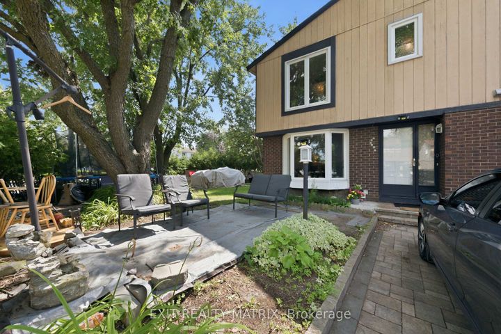 Photo 2 at 2 Ventnor Way, Nepean (Pheasant Run), Ottawa