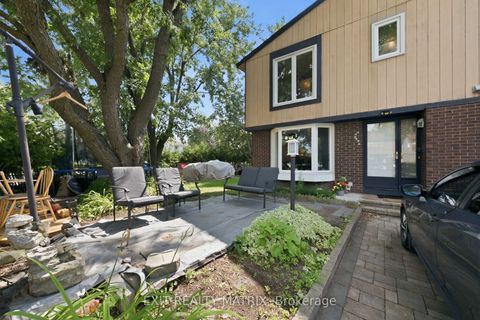 Photo 2 at 2 Ventnor Way, Nepean (Pheasant Run), Ottawa
