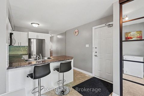 Photo 12 at 724A CHAPMAN MILLS Drive, Nepean (Strandherd), Ottawa