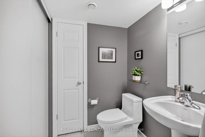 Photo 19 at 33 - 701 B Sue Holloway Drive, Nepean (Strandherd), Ottawa