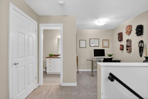 Photo 12 at 33 - 701 B Sue Holloway Drive, Nepean (Strandherd), Ottawa