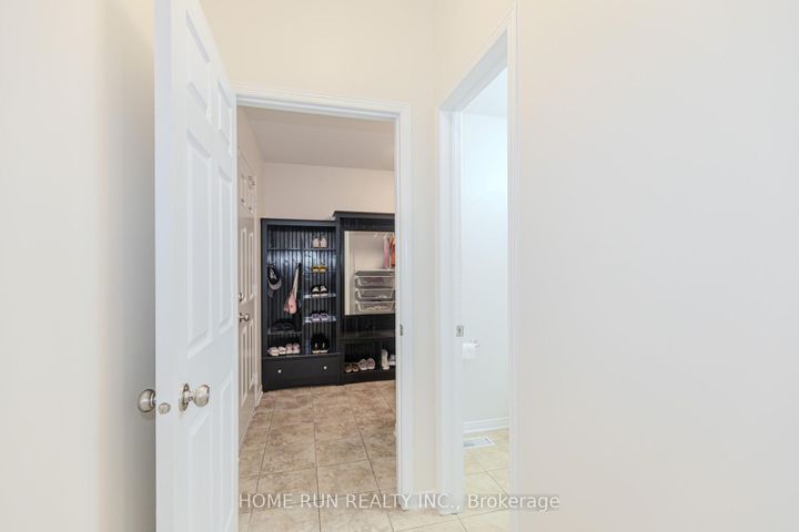 Photo 4 at 538 Ravendale Way, Nepean (Stonebridge), Ottawa