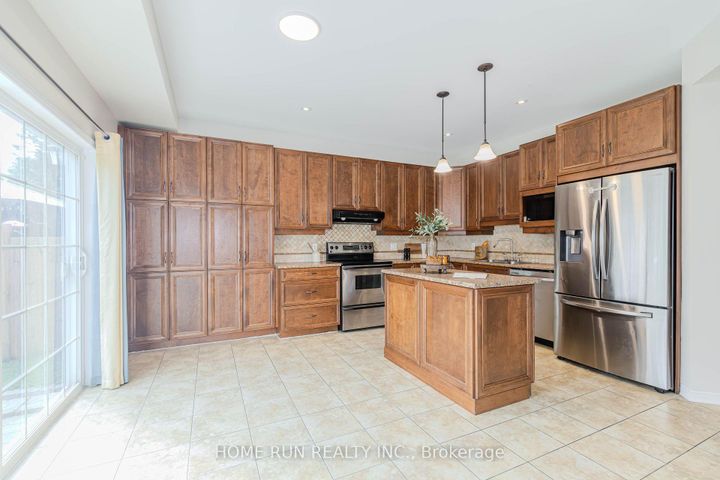 Photo 14 at 538 Ravendale Way, Nepean (Stonebridge), Ottawa