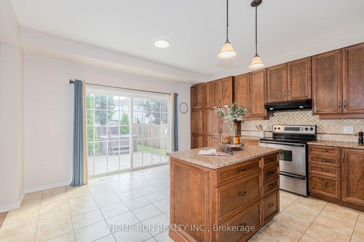 Photo 15 at 538 Ravendale Way, Nepean (Stonebridge), Ottawa