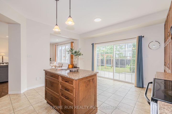 Photo 18 at 538 Ravendale Way, Nepean (Stonebridge), Ottawa