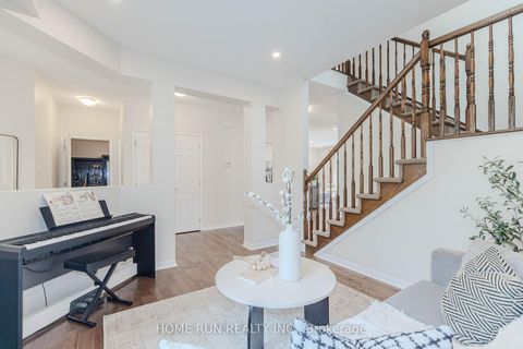 Photo 7 at 538 Ravendale Way, Nepean (Stonebridge), Ottawa