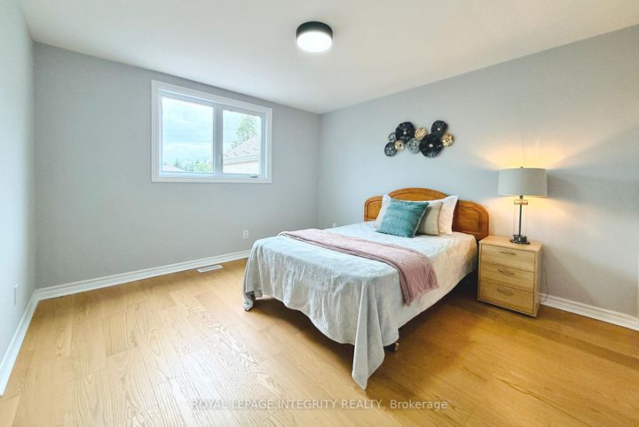 Photo 21 at 4 GLENARDEN Court, Nepean (Centrepointe), Ottawa