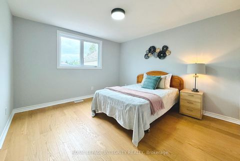 Photo 21 at 4 GLENARDEN Court, Nepean (Centrepointe), Ottawa