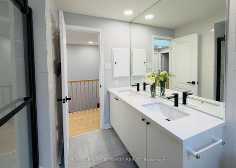 Photo 24 at 4 GLENARDEN Court, Nepean (Centrepointe), Ottawa