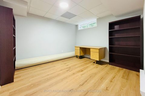 Photo 27 at 4 GLENARDEN Court, Nepean (Centrepointe), Ottawa