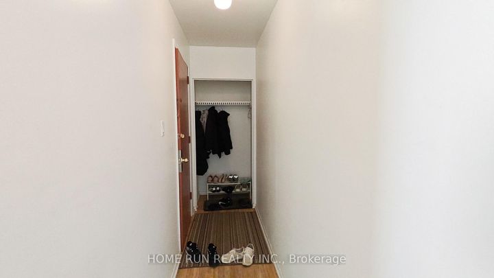 Photo 5 at 1023 Meadowlands Drive, Nepean (Carleton Square), Ottawa