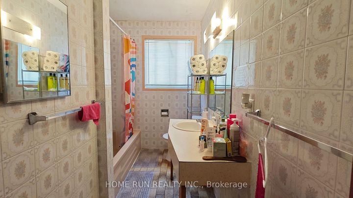 Photo 13 at 1023 Meadowlands Drive, Nepean (Carleton Square), Ottawa